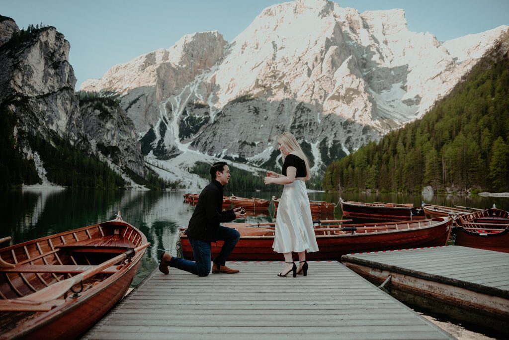 Überraschungs Hochzeitantrag Pragser Wildsee - Heiratsanträge in den Dolomiten